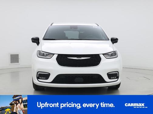 White 2025 Chrysler Pacifica Select