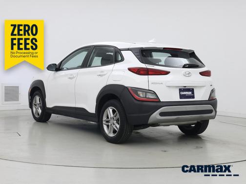 White 2023 Hyundai KONA SE