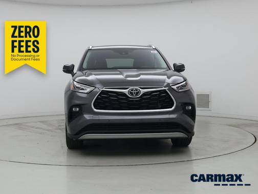 Gray 2022 Toyota Highlander Platinum