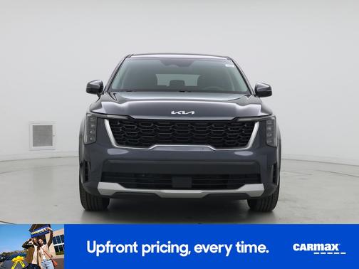 Gray 2024 Kia Sorento LX