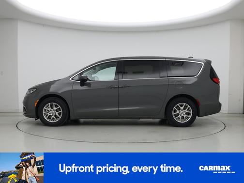 Gray 2023 Chrysler Pacifica Touring L