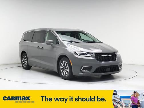 2022 Chrysler Pacifica Hybrid Touring L