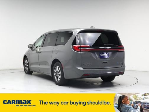 2022 Chrysler Pacifica Hybrid Touring L