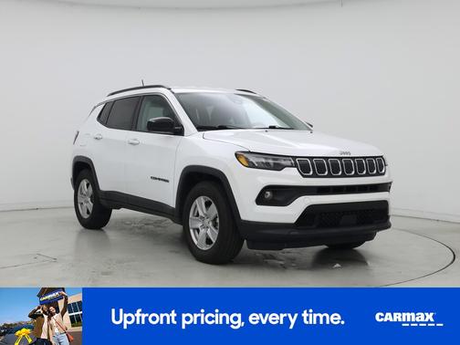 White 2022 Jeep Compass Latitude