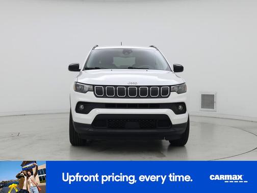 White 2022 Jeep Compass Latitude