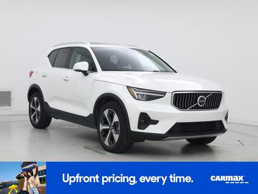 White 2025 Volvo XC40 B5 Plus Bright Theme