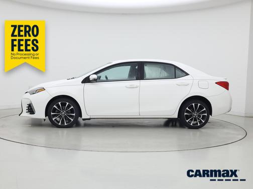 White 2017 Toyota Corolla SE