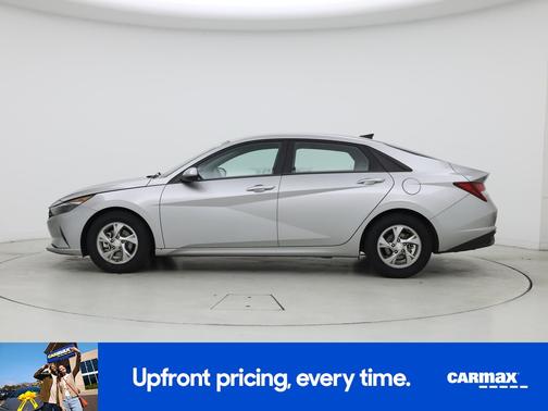 2022 Hyundai ELANTRA SE