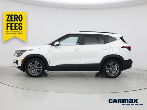 White 2023 Kia Seltos S