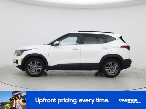 White 2023 Kia Seltos S