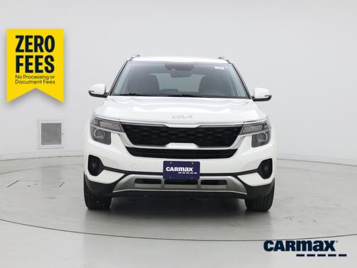 White 2023 Kia Seltos S