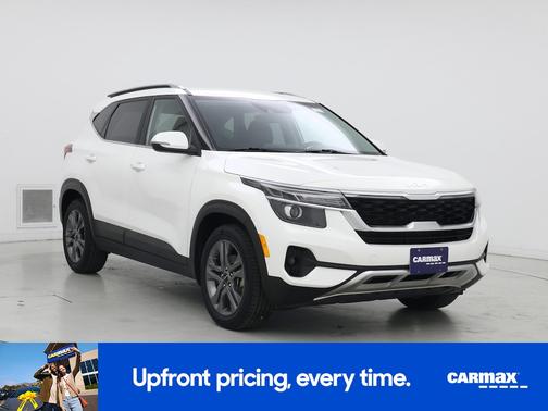 White 2023 Kia Seltos S