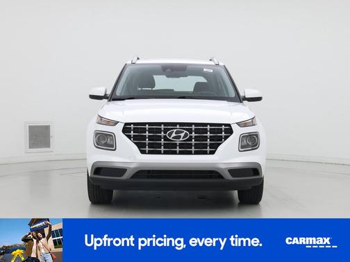 White 2022 Hyundai VENUE SEL