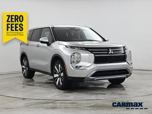 Silver 2025 Mitsubishi Outlander SE