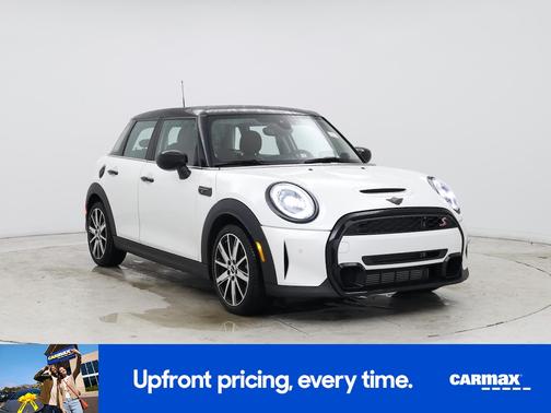 White 2024 MINI Hardtop S