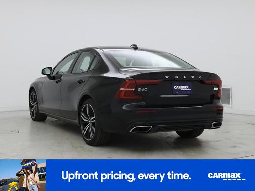 2022 Volvo S60 Recharge Plug-In Hybrid T8 R-Design Expression