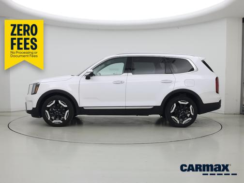 White 2025 Kia Telluride S