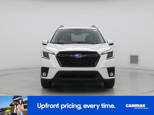 White 2022 Subaru Forester Premium