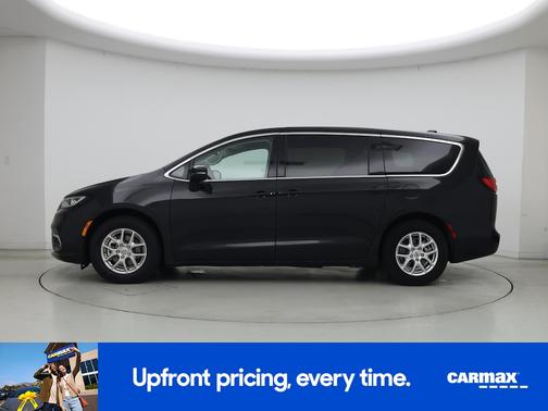 Black 2023 Chrysler Pacifica Touring L