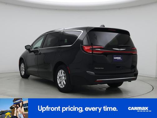 Black 2023 Chrysler Pacifica Touring L