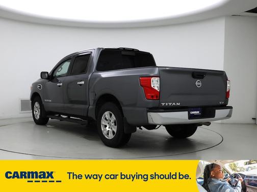 2017 Nissan Titan SV