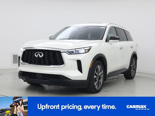 White 2023 INFINITI QX60 Luxe