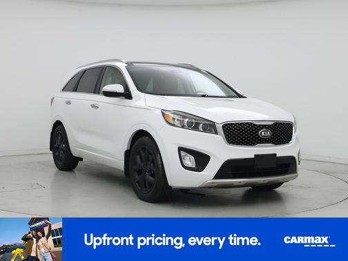 White 2016 Kia Sorento SX