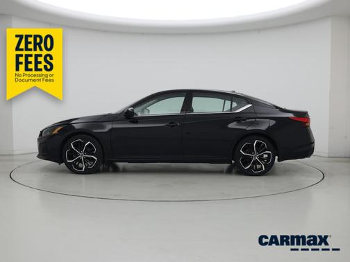 Black 2024 Nissan Altima SR