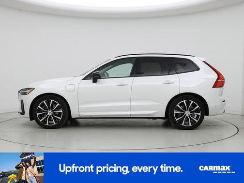 2023 Volvo XC60 Recharge Plug-In Hybrid T8 Ultimate Dark Theme