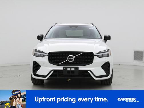 2023 Volvo XC60 Recharge Plug-In Hybrid T8 Ultimate Dark Theme