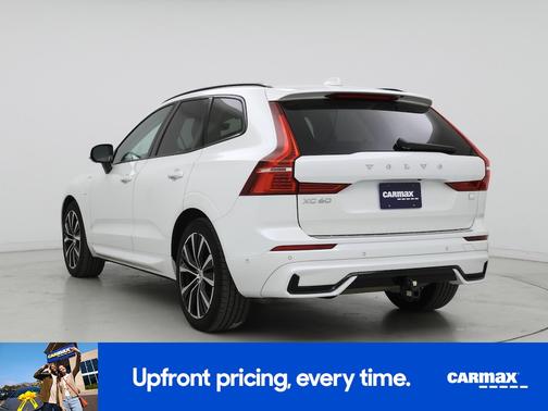 2023 Volvo XC60 Recharge Plug-In Hybrid T8 Ultimate Dark Theme