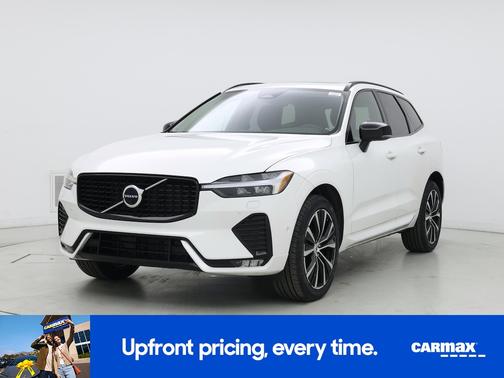 2023 Volvo XC60 B5 Plus Dark Theme