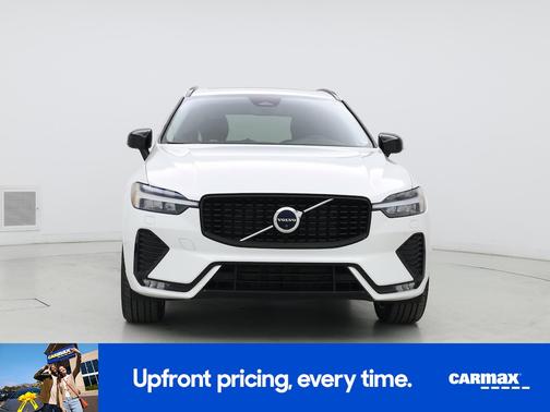 2023 Volvo XC60 B5 Plus Dark Theme