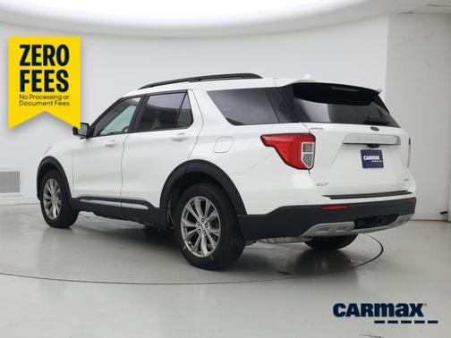White 2023 Ford Explorer XLT
