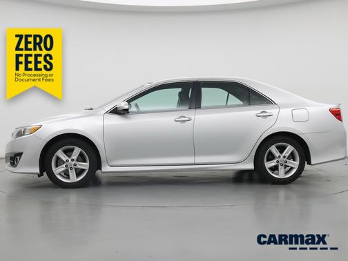 Silver 2014 Toyota Camry SE