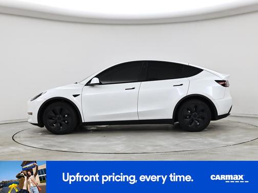 White 2024 Tesla Model Y Long Range