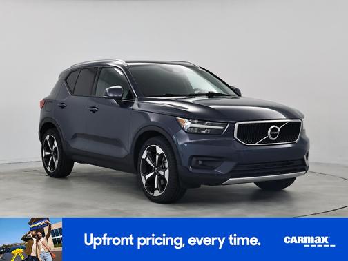 2021 Volvo XC40 T4 Momentum