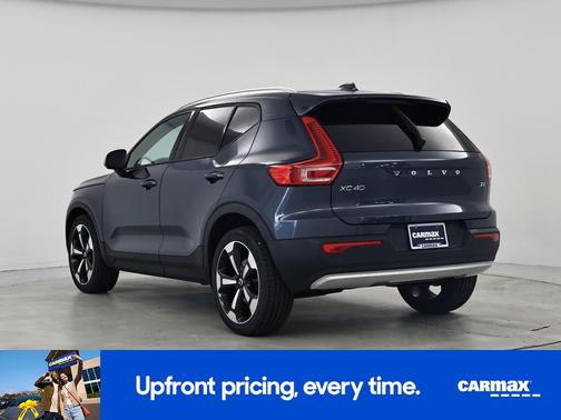 2021 Volvo XC40 T4 Momentum