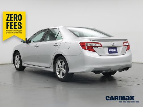 Silver 2014 Toyota Camry SE