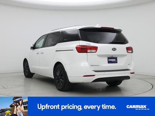 White 2017 Kia Sedona EX