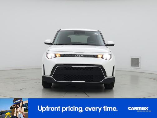 White 2025 Kia Soul LX