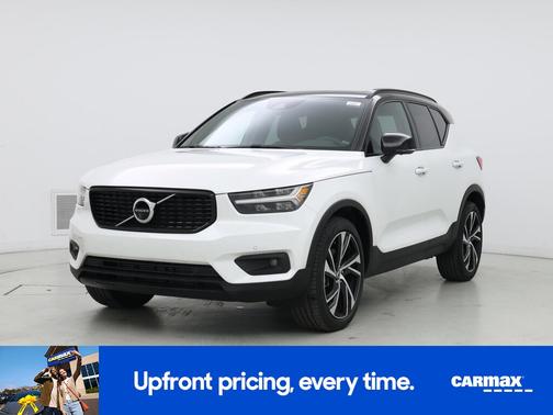 2022 Volvo XC40 T5 R-Design