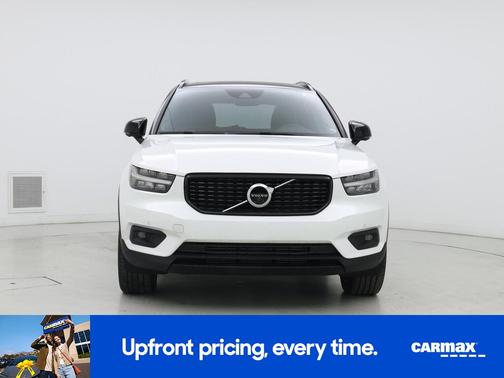 2022 Volvo XC40 T5 R-Design