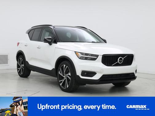 2022 Volvo XC40 T5 R-Design