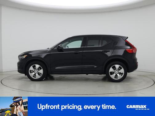 Black 2021 Volvo XC40 T4 Momentum