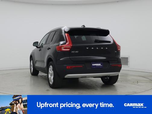 Black 2021 Volvo XC40 T4 Momentum