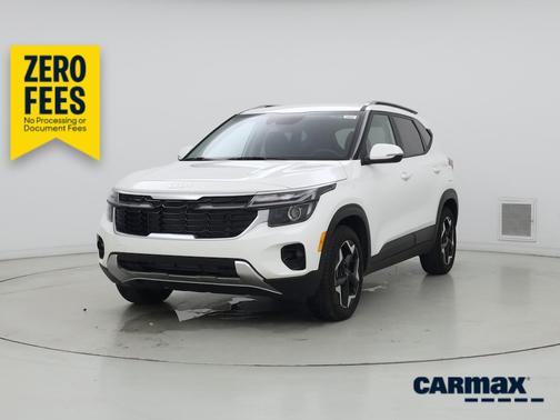 White 2025 Kia Seltos S