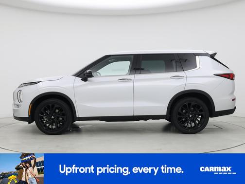2023 Mitsubishi Outlander SE