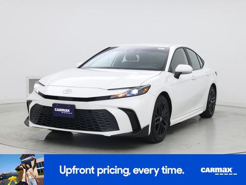 White 2025 Toyota Camry SE