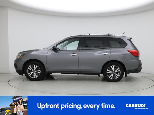 2017 Nissan Pathfinder SL